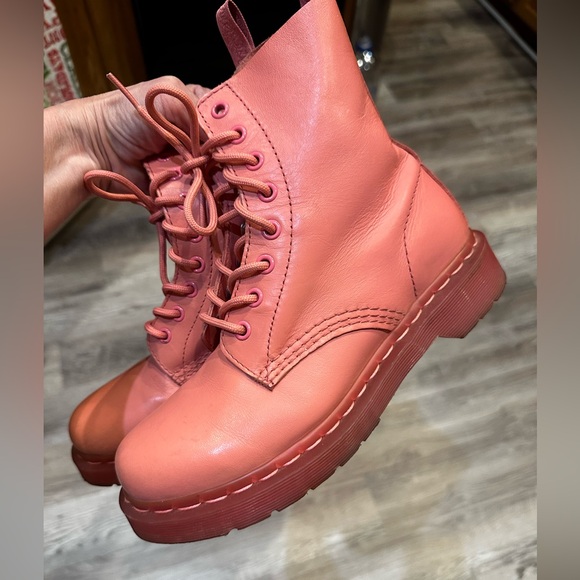 De Martens uk5 translucent pink soles 8 eye boots - Picture 4 of 4